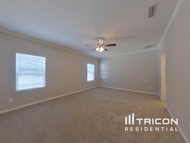 Building Photo - 4942 Staffordshire Ln