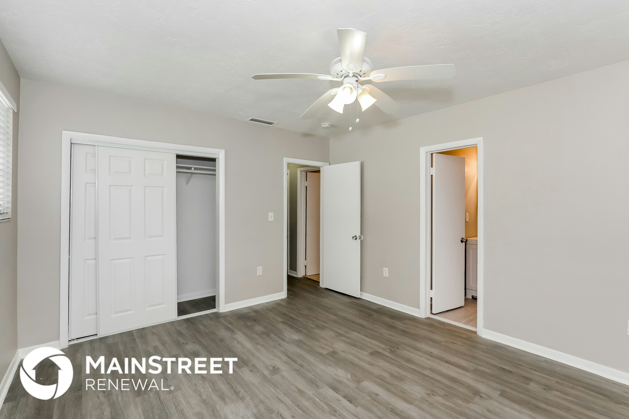 Building Photo - 381 NE 164th St