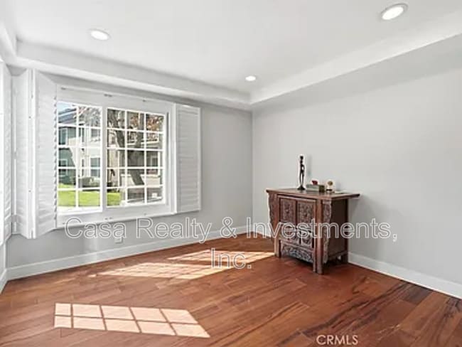 Building Photo - 3860 Amberly Dr