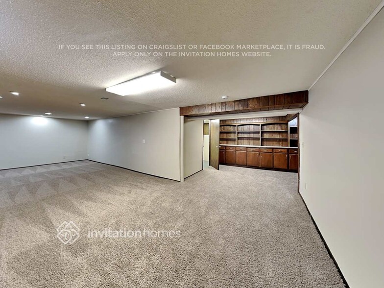 Building Photo - 6109 81st Ave N