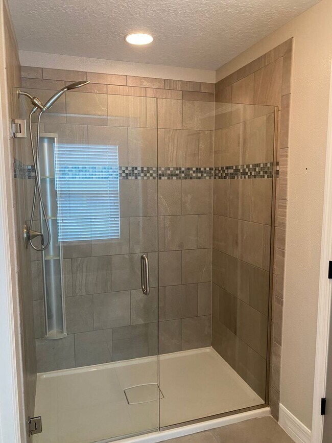 Building Photo - 1061 Clifton Springs Ln