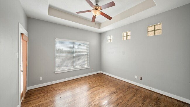 Building Photo - 5637 Oasis Palm Ln