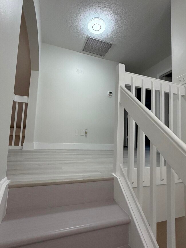 Building Photo - 1343 Lake Breeze Dr