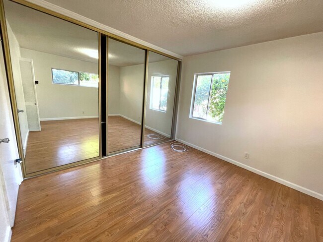 Building Photo - Newly Remodeled 3BD/1.5BA Duplex in Culver City!