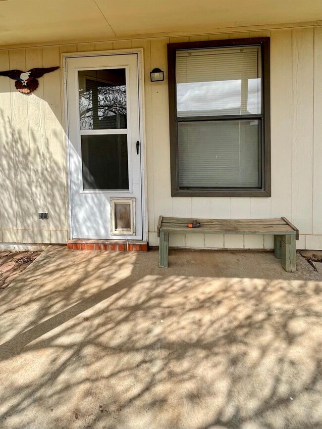 Building Photo - 9717 Blandon Ave