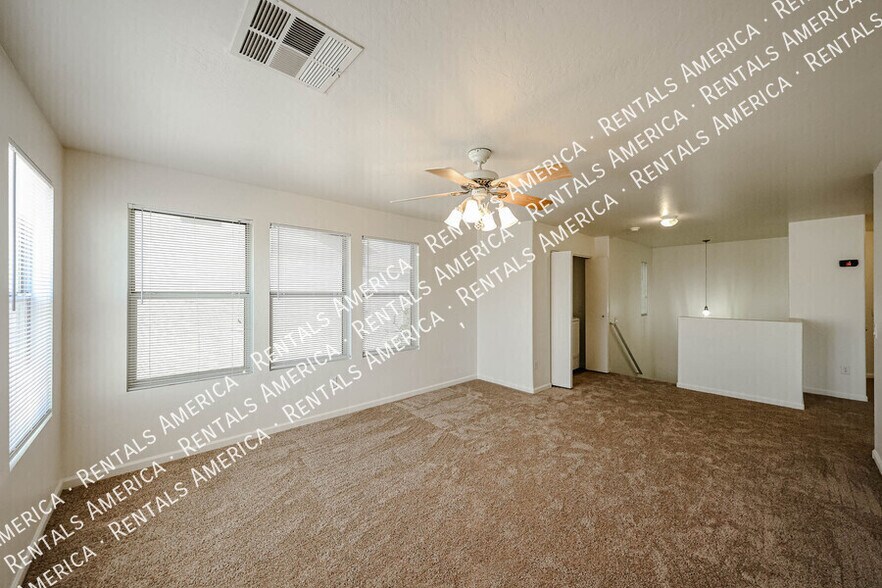 Building Photo - 8757 E Lomita Ave