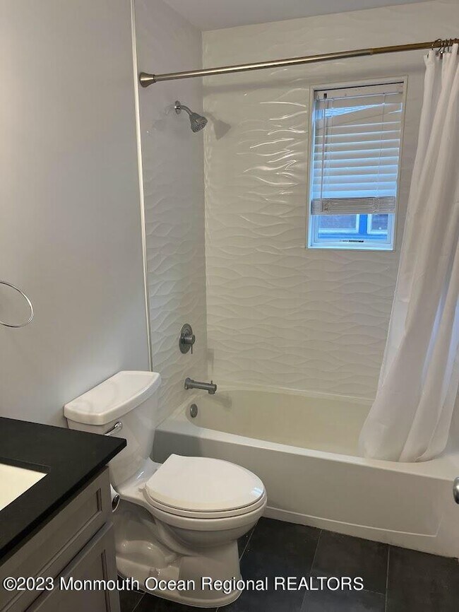 Building Photo - 191 Shrewsbury Ave