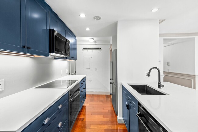 Primary Photo - 281 Benefit St