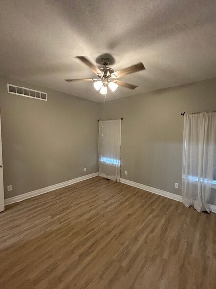 Building Photo - 1124 Sontag Ct