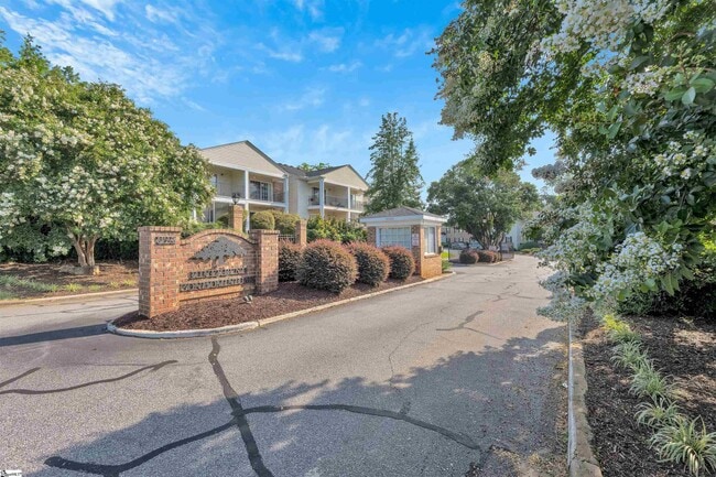 Building Photo - 925 Cleveland St