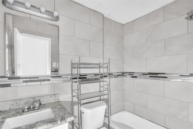 Building Photo - 2802 Greenbriar St