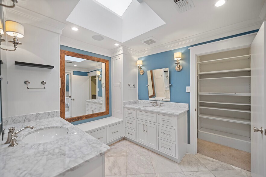 Building Photo - 534 Fox Briar Ln