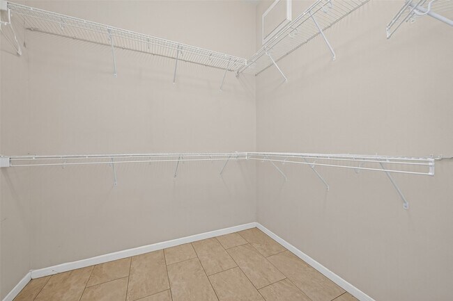 Building Photo - 17230 Hollow Sands Ct