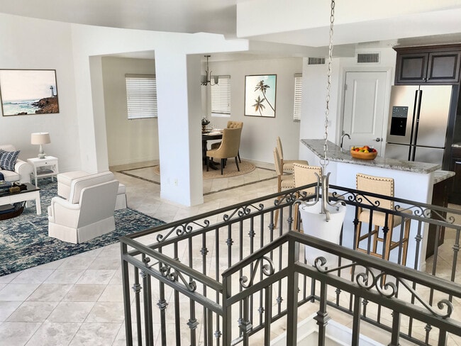 Building Photo - 206 S Lucia Ave