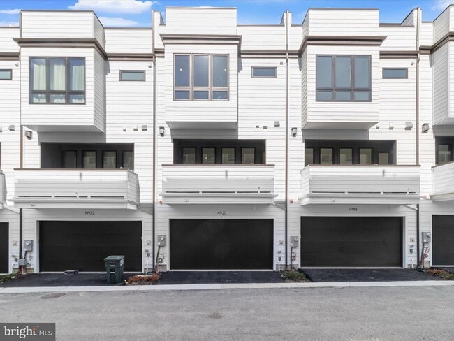 Building Photo - 14920 Dispatch St