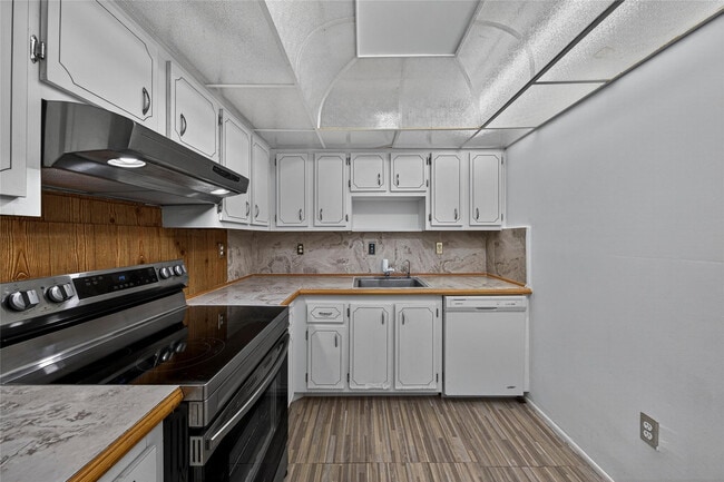 Building Photo - 7300 NW 17th St