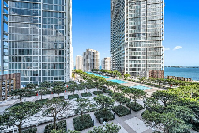 Building Photo - 485 Brickell Ave
