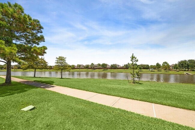 Building Photo - 25910 Celtic Terrace Dr