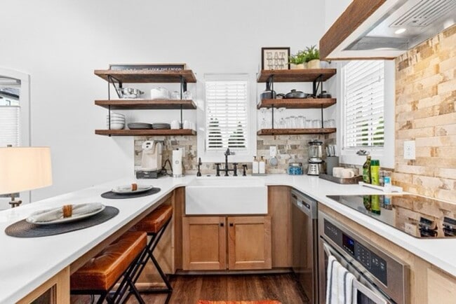 Building Photo - 192 Breakspear Ln