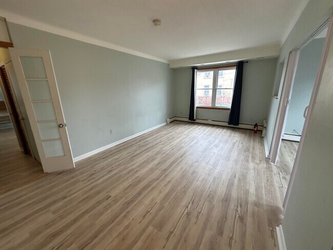 Building Photo - 8 Laird Pl