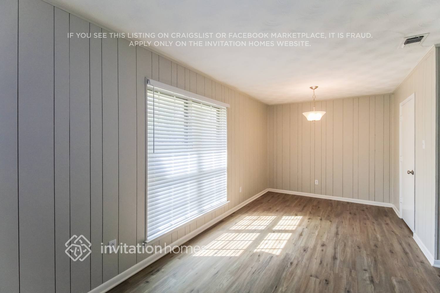 Building Photo - 805 Poinsettia Dr