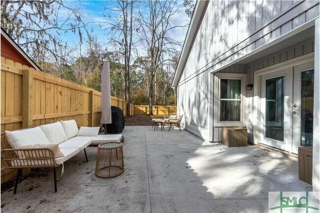 Building Photo - 106 W White Hawthorne Dr