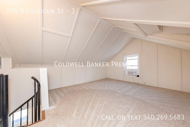 Building Photo - Beautifully Renovated Apartment in Winches...