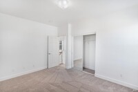 Building Photo - 525 Sauvignon Pl