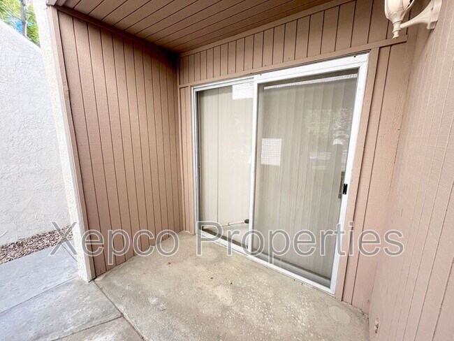 Building Photo - 420 N Villa Ct