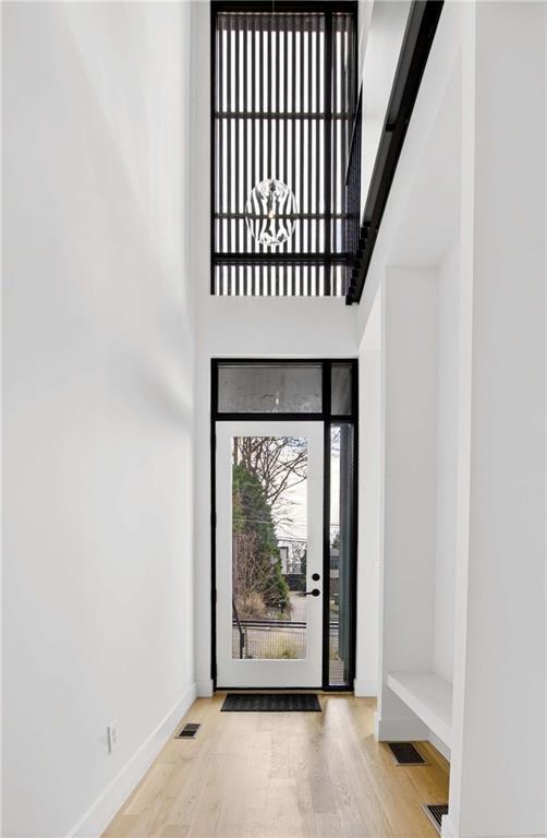 Building Photo - 816 Berne St SE