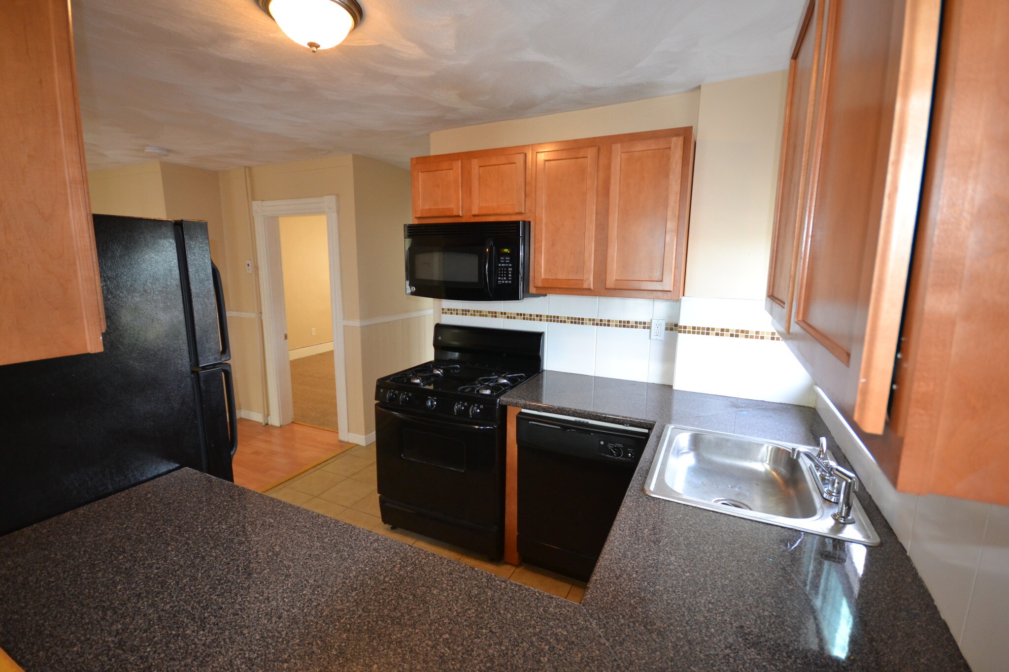 Building Photo - 19 Spruce St