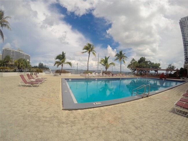 Building Photo - 801 Brickell Bay Dr