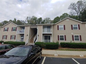 Building Photo - Condo near Guilford College!