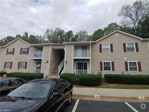Building Photo - Condo near Guilford College!