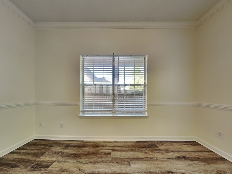 Building Photo - 3864 Lake Village Cv