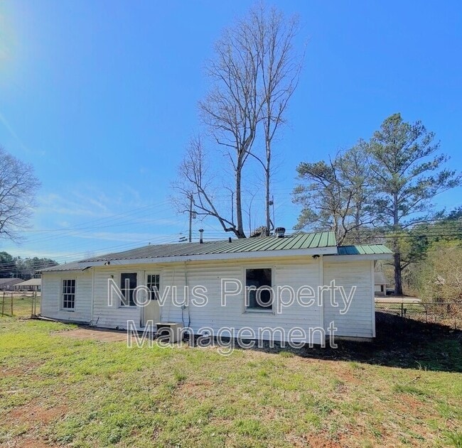 Building Photo - 135 Love St