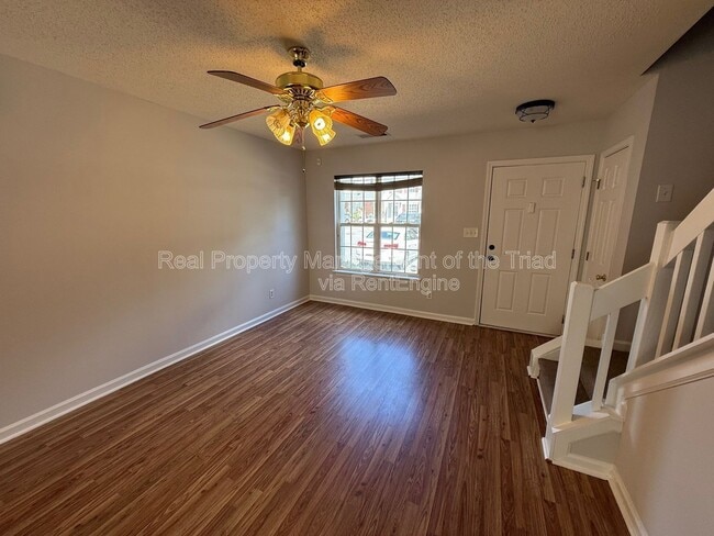 Building Photo - 255 Malamute Ln