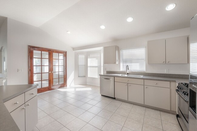 Building Photo - Brandon - 3 Bedroom 2 Bath Home in Gated C...