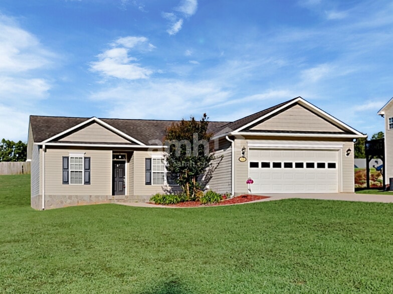 Primary Photo - 220 Ash Dr
