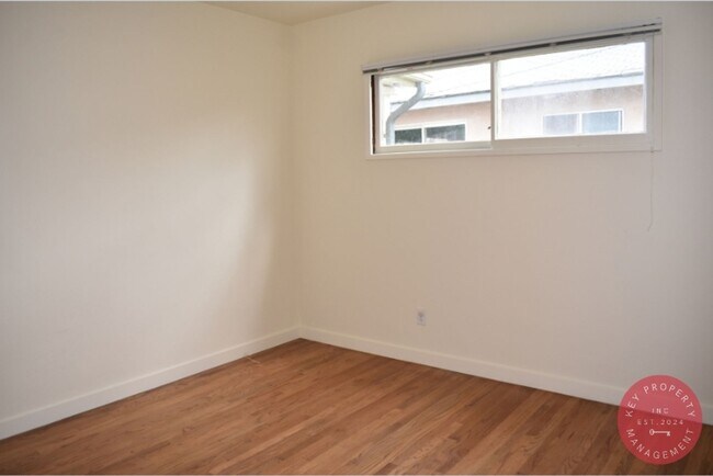 Building Photo - Grantville, Charming 4-Bedroom Home with S...