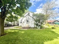 Building Photo - 3 Bedroom House