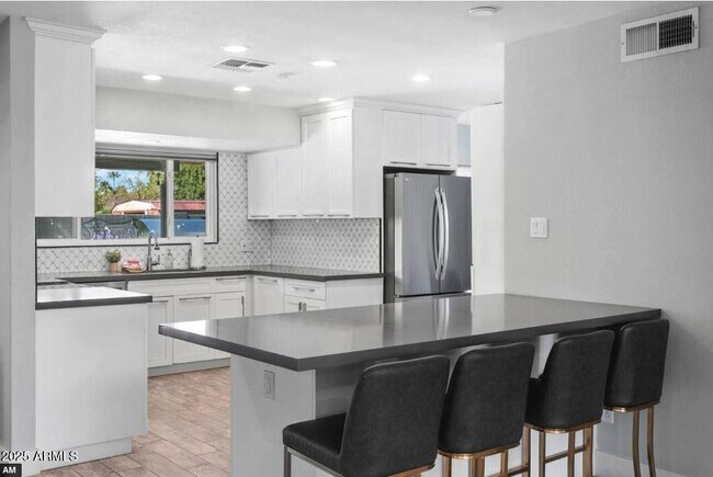 Building Photo - 4844 E Andora Dr