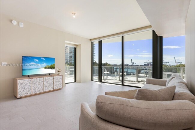 Building Photo - 500 Alton Rd