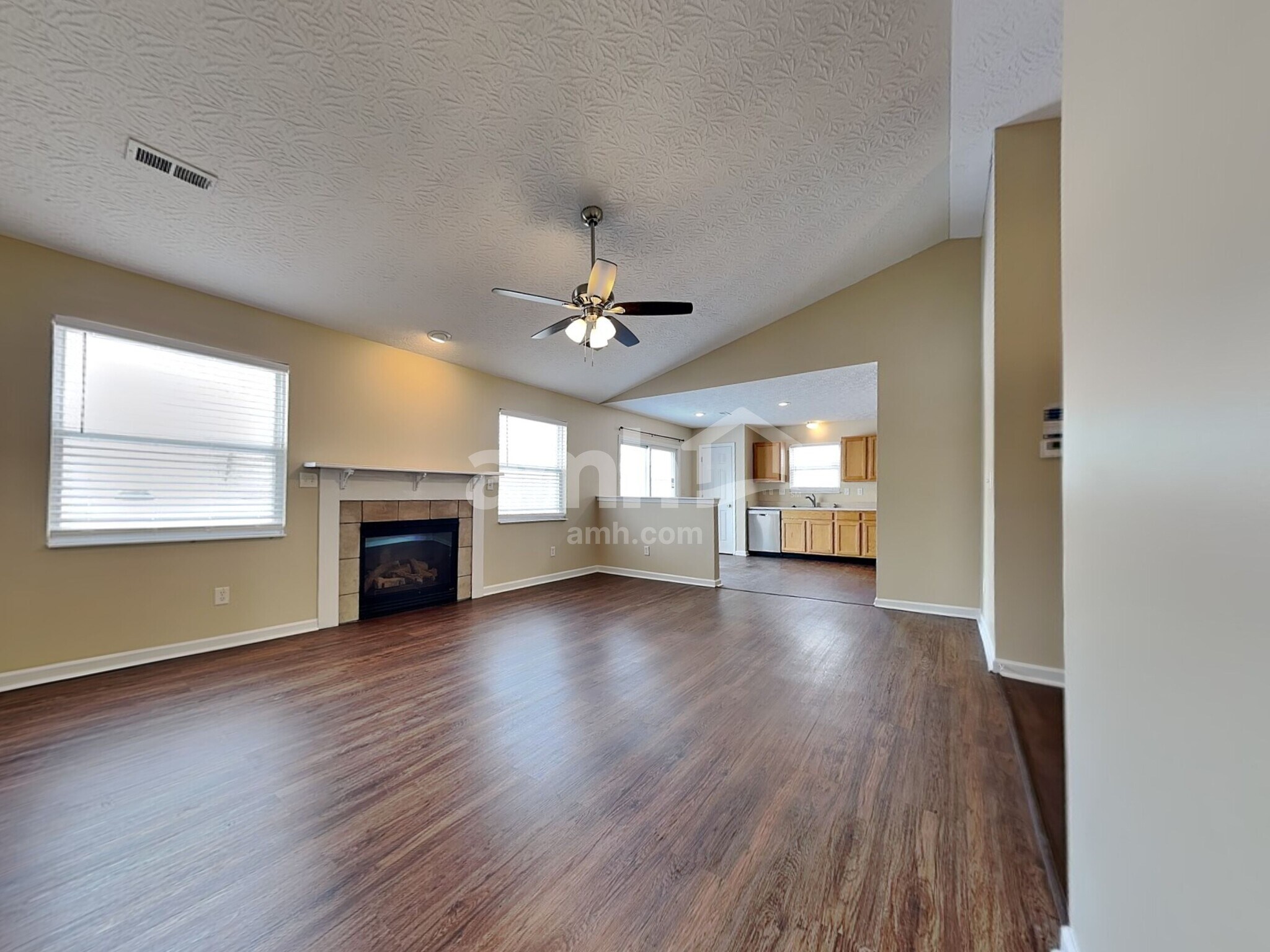 Building Photo - 930 W Jameson Ct