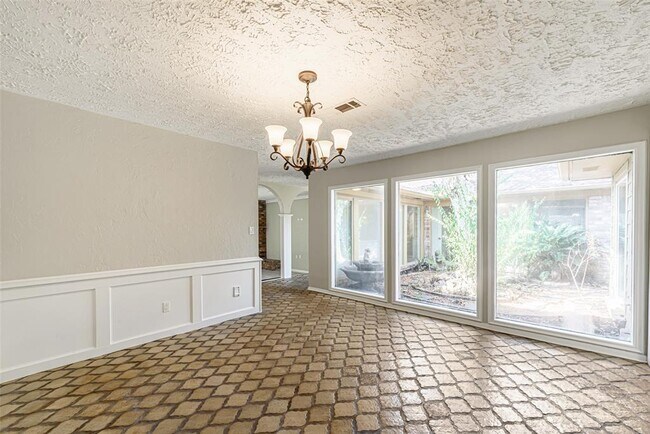 Building Photo - 102 Butlers Ct