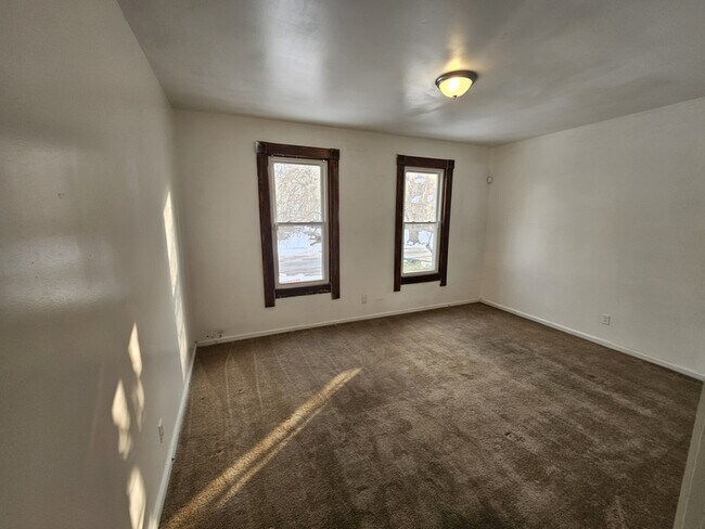 Building Photo - 4002 Robert Ave