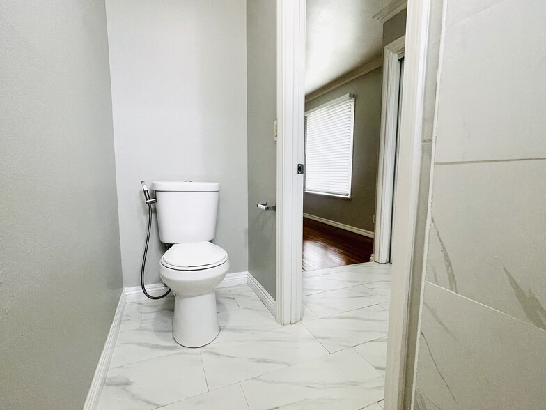 Building Photo - 10473 Rose Ann Cir