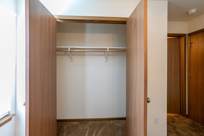 Building Photo - 601-603 Glenstone Dr.