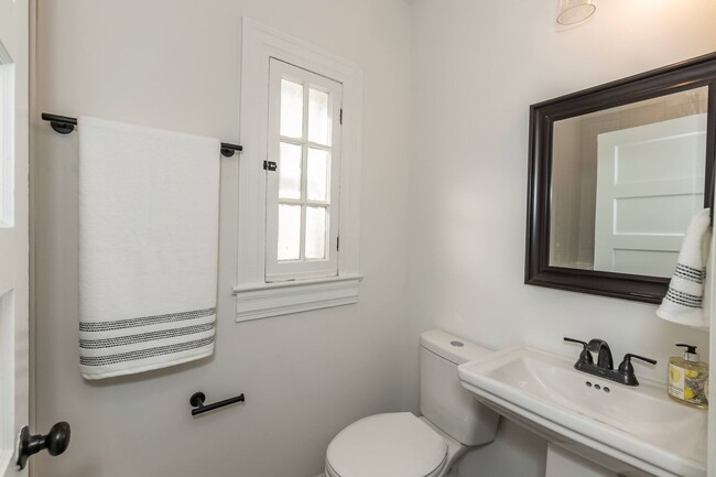 Building Photo - Amazingly large 2 bedroom home with fenced yard!