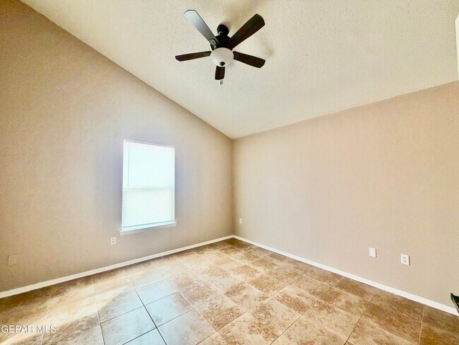 Building Photo - 3904 Tierra Marfil Rd